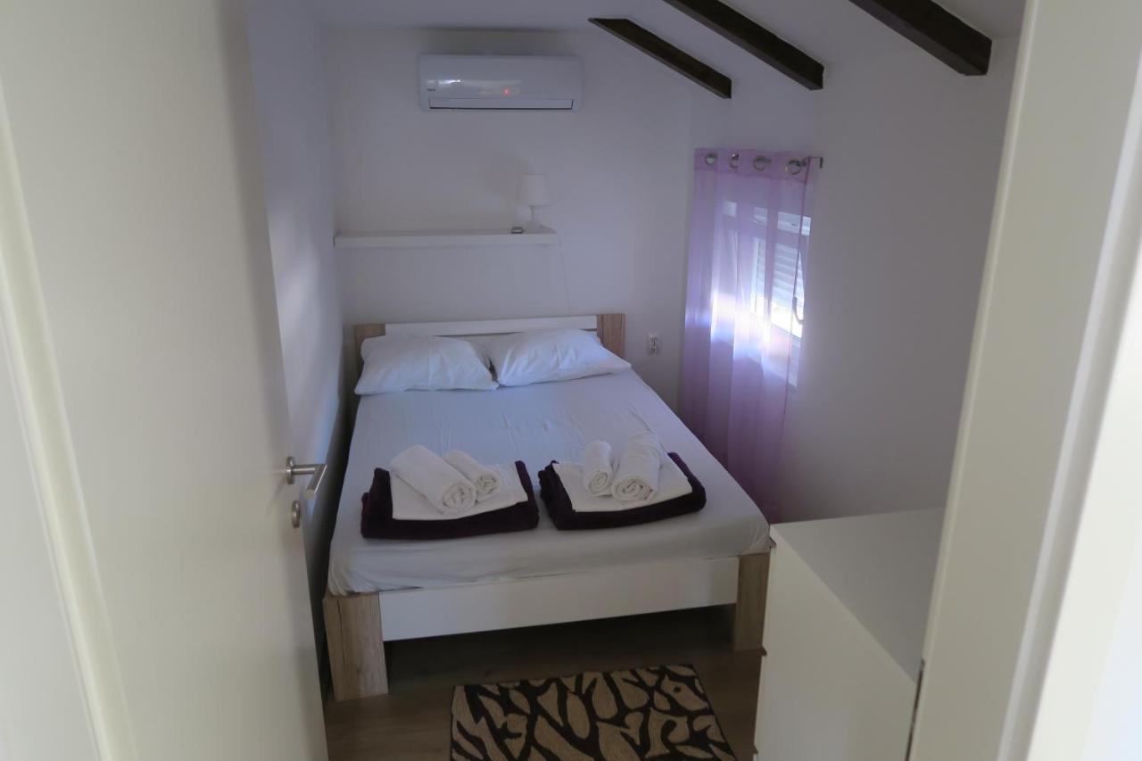 Holiday Home Ljubicic Baška Eksteriør billede
